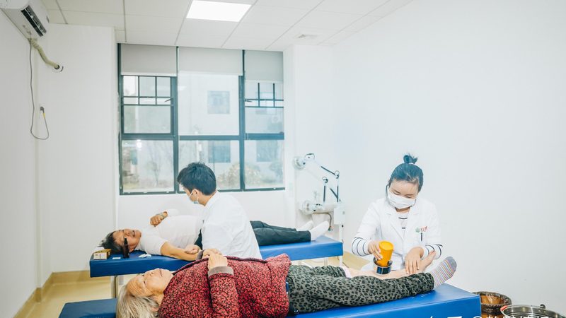 老年人智能手环语音通话功能，如何选择更合适型号？**