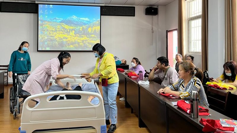 社区智慧养老服务中心与普通养老院的差异解析