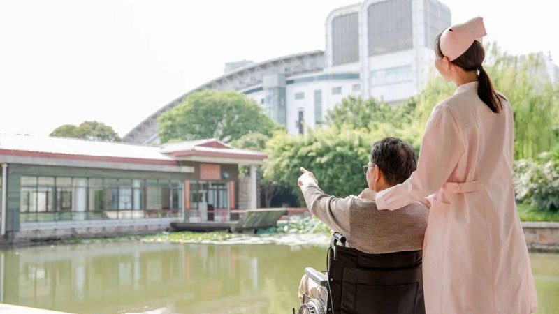 上海老年助餐中央厨房定制：打造安全、营养的“舌尖上的养老
